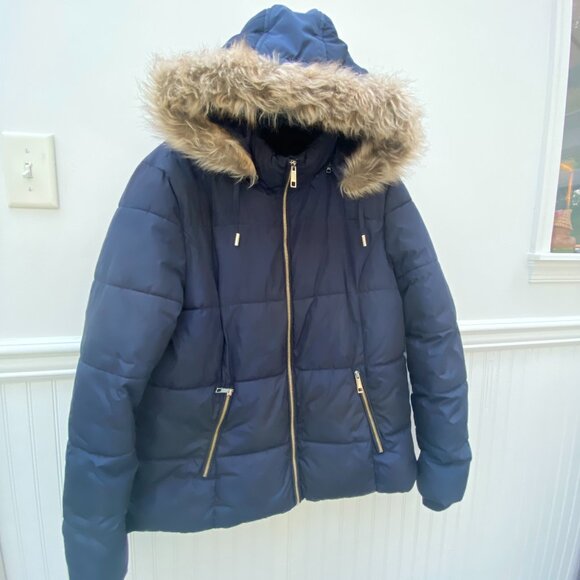 Navy Blue Puffer Jacket Size extra Large with Fur hood Simply Styled by … - Picture 2 of 7